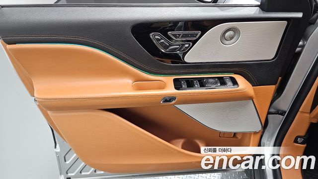 Lincoln Aviator (II) 3.0 Black Label AWD 2022 — фото 24