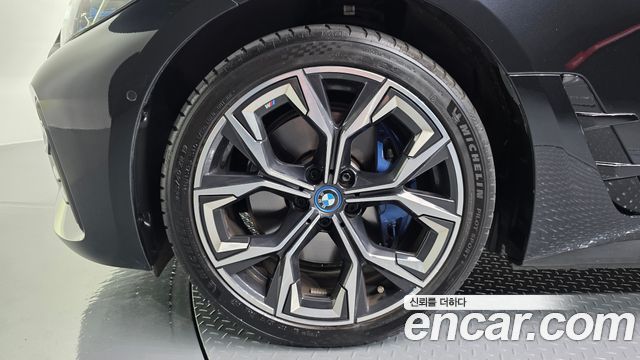 BMW i4 eDrive40 M Sports Pro 2023 — фото 5