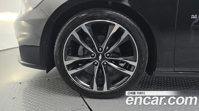 Chevrolet Malibu 1.5 Turbo Perfect Black LTZ 2017 — фото 5