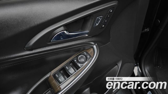 Chevrolet Malibu 1.5 Turbo Perfect Black LTZ 2017 — фото 15