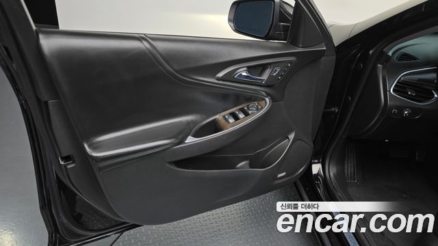 Chevrolet Malibu 1.5 Turbo Perfect Black LTZ 2017 — фото 24