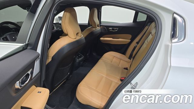 Volvo S60 (III) B5 Inscription 2021 — фото 15