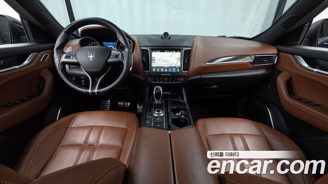 Maserati Levante 3.0 Diesel AWD Sport 2017 — фото 7