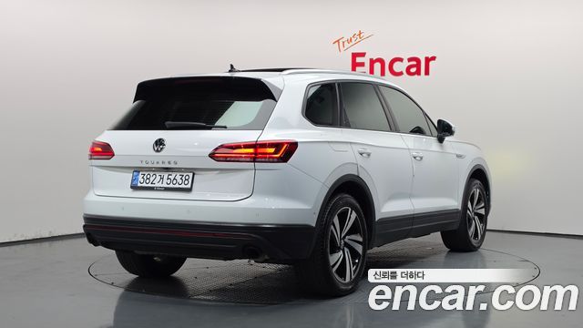 Volkswagen Touareg (III) 3.0 TDI Premium 2021 — фото 2