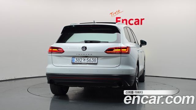 Volkswagen Touareg (III) 3.0 TDI Premium 2021 — фото 4