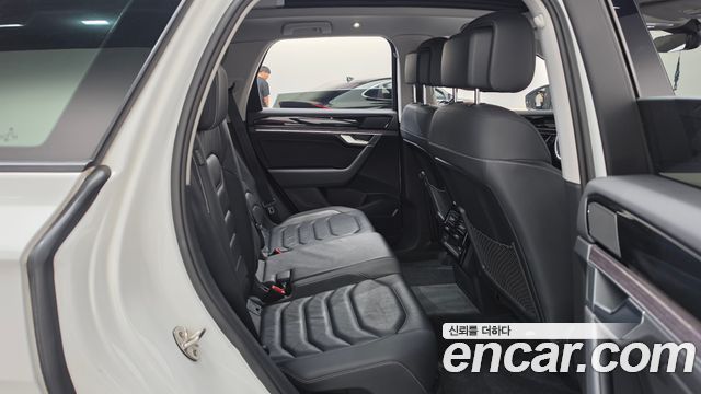 Volkswagen Touareg (III) 3.0 TDI Premium 2021 — фото 11