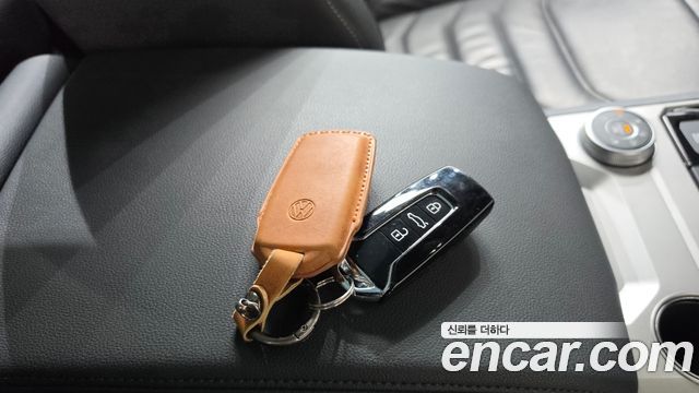Volkswagen Touareg (III) 3.0 TDI Premium 2021 — фото 16