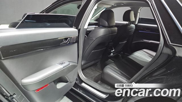 Hyundai Grandeur (GN7) 2,5 Gasoline 2WD Exclusive 2023 — фото 11