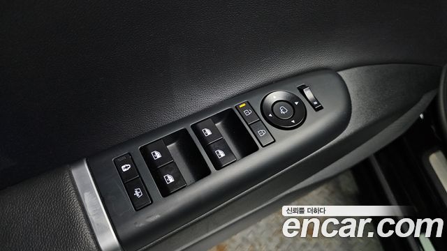 Hyundai Grandeur (GN7) 2,5 Gasoline 2WD Exclusive 2023 — фото 17
