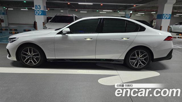 BMW 5 Series (G60) 523d xDrive M Sport 2026 — фото 10