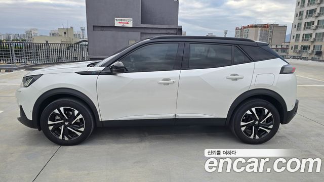 Peugeot e-2008 (II) EV GT 2023 — фото 8