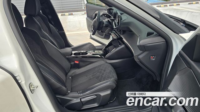 Peugeot e-2008 (II) EV GT 2023 — фото 16
