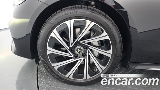 Mercedes-Benz E-Class (W214) E300 4MATIC Exclusive 2024 — фото 5