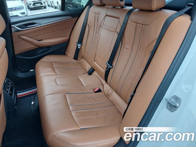 BMW 5 Series (G30) 520d xDrive M Sport Package 2018 — фото 16