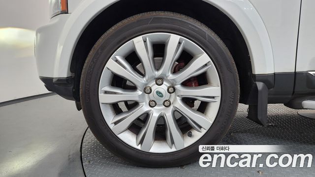 Land Rover Discovery 4 3.0 SDV6 HSE 2013 — фото 5