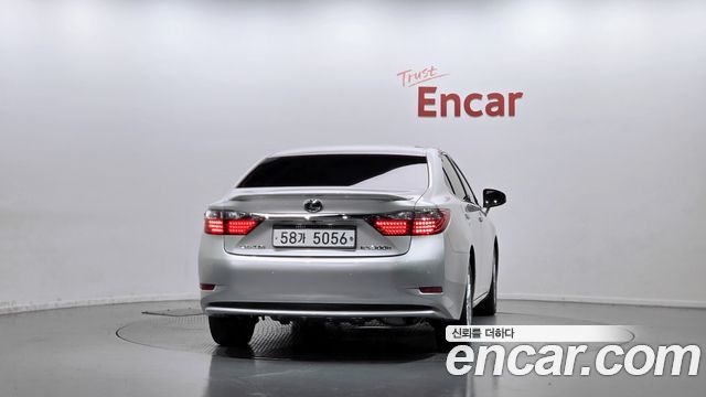 Lexus ES300h Supreme XV60 2015 — фото 4