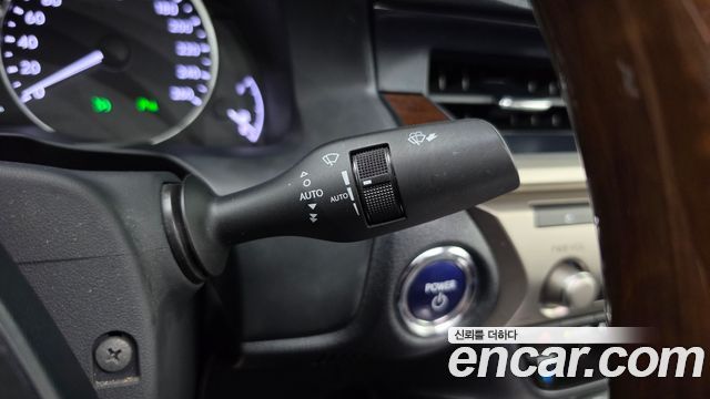 Lexus ES300h Supreme XV60 2015 — фото 18