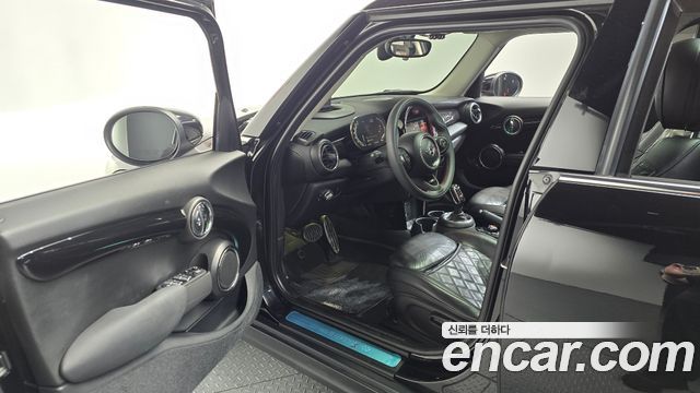 MINI Cooper S 5Door HIGH 3rd 2021 — фото 10