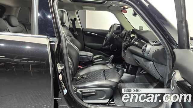 MINI Cooper S 5Door HIGH 3rd 2021 — фото 26