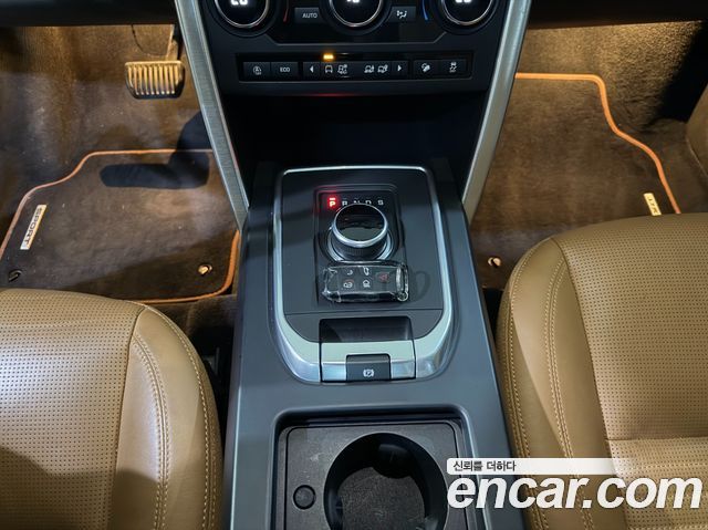 Land Rover Discovery Sport 2.0 TD4 HSE Luxury 2018 — фото 16