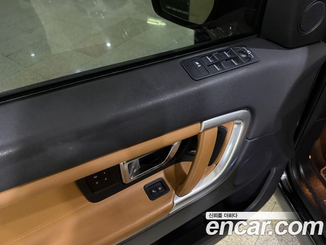 Land Rover Discovery Sport 2.0 TD4 HSE Luxury 2018 — фото 20