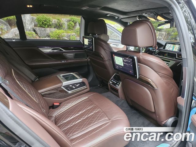 BMW 7 Series (G11) 730Ld xDrive Design Pure Excellence 2021 — фото 7