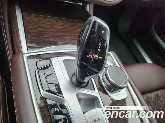 BMW 7 Series (G11) 730Ld xDrive Design Pure Excellence 2021 — фото 9