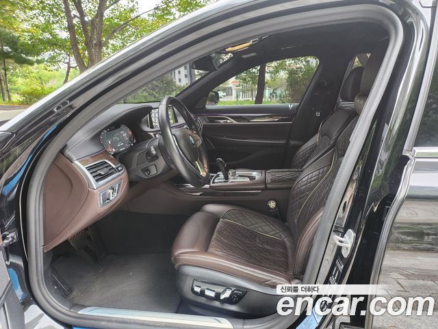 BMW 7 Series (G11) 730Ld xDrive Design Pure Excellence 2021 — фото 18