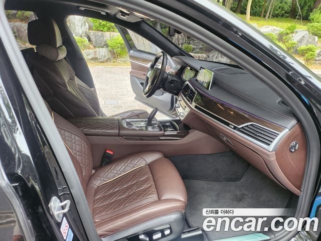 BMW 7 Series (G11) 730Ld xDrive Design Pure Excellence 2021 — фото 19