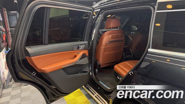 BMW X7 (G07) xDrive 40d M Sport 7 STR 2025 — фото 12