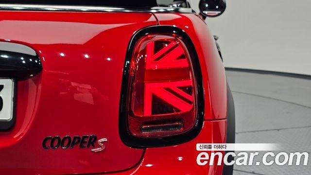 MINI Cooper S Convertible Classic Third Generation 2023 — фото 23