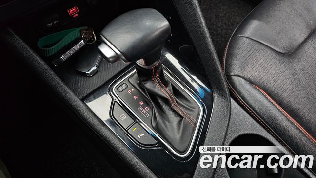 Kia Niro 1.6 HEV Noblesse 2020 — фото 9