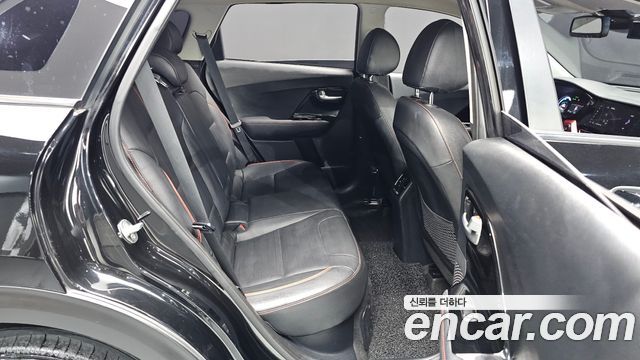 Kia Niro 1.6 HEV Noblesse 2020 — фото 11