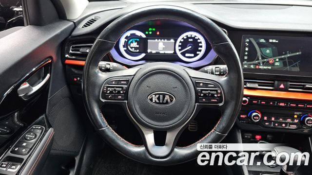 Kia Niro 1.6 HEV Noblesse 2020 — фото 12