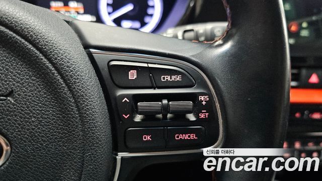 Kia Niro 1.6 HEV Noblesse 2020 — фото 17