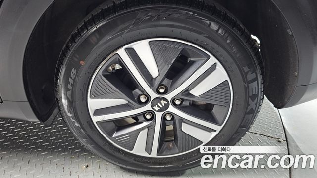 Kia Niro 1.6 HEV Noblesse 2020 — фото 21
