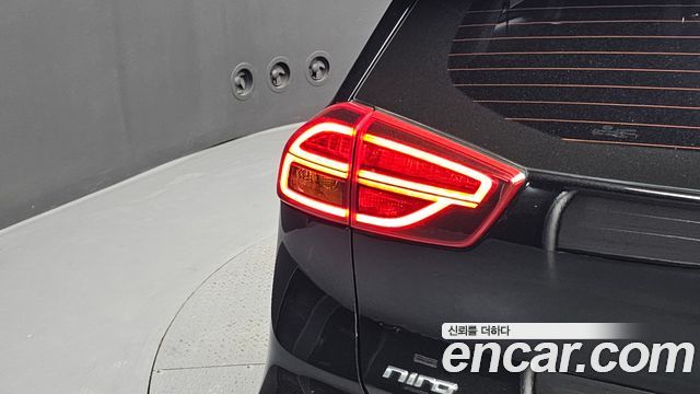 Kia Niro 1.6 HEV Noblesse 2020 — фото 23