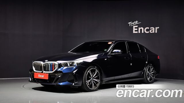 BMW 5 Series (G60) 530i xDrive M Sport 2025 — фото 1
