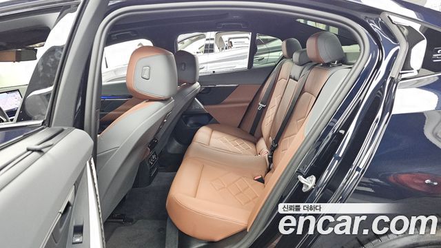BMW 5 Series (G60) 530i xDrive M Sport 2025 — фото 32