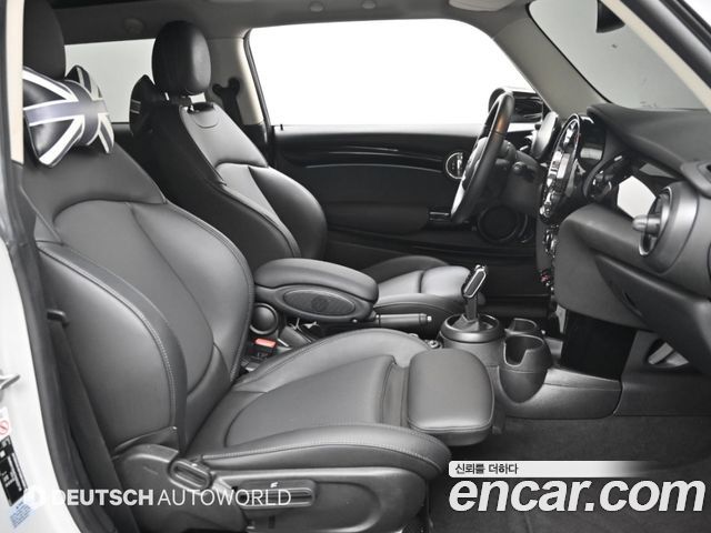 MINI Cooper Classic Plus 3rd 2022 — фото 10