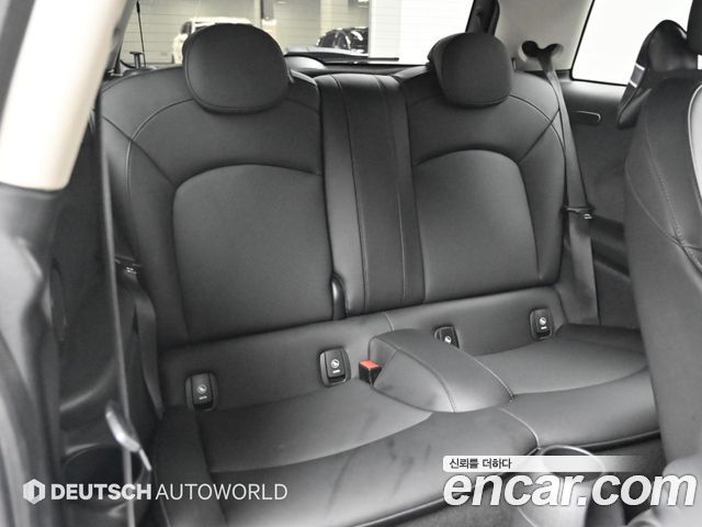 MINI Cooper Classic Plus 3rd 2022 — фото 16