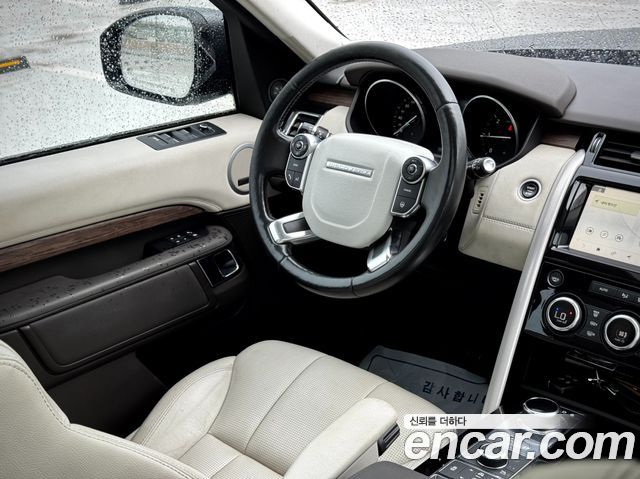 Land Rover Discovery 5 3.0 TD6 HSE 2017 — фото 15