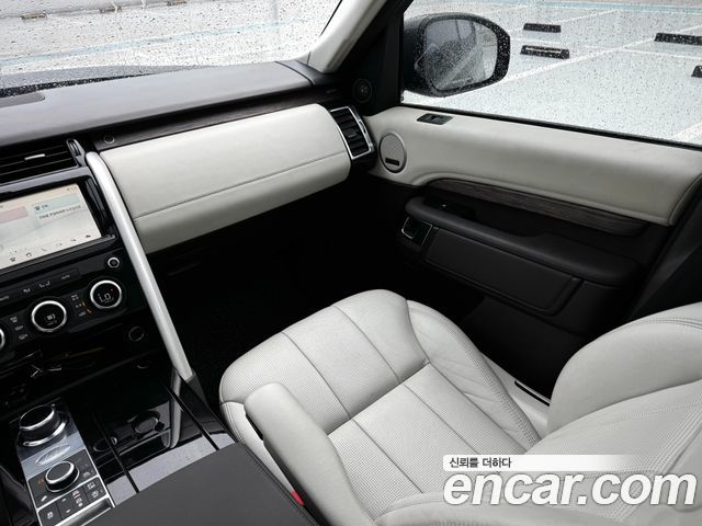 Land Rover Discovery 5 3.0 TD6 HSE 2017 — фото 20