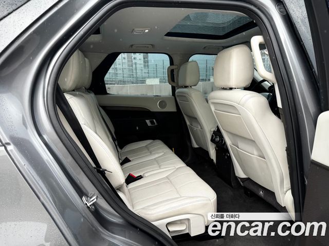 Land Rover Discovery 5 3.0 TD6 HSE 2017 — фото 21