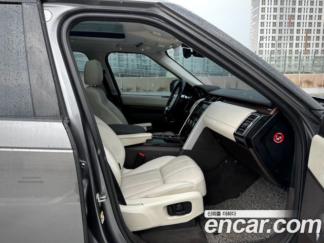 Land Rover Discovery 5 3.0 TD6 HSE 2017 — фото 22