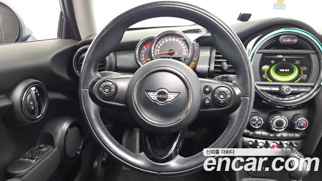 MINI Cooper D Mid 3rd 2015 — фото 13