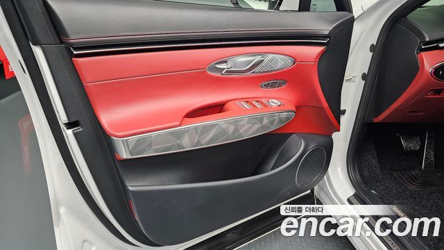 Genesis GV70 3.5T Gasoline AWD 2022 — фото 24