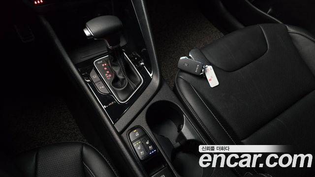 Kia Niro 1.6 HEV Signature 2022 — фото 9