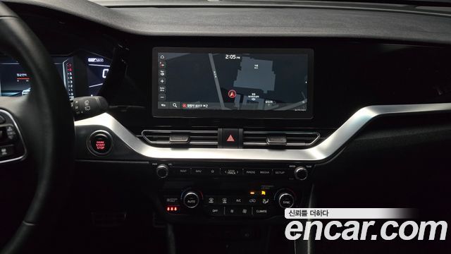 Kia Niro 1.6 HEV Signature 2022 — фото 14