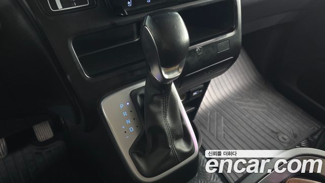 Hyundai Staria Cargo 5-Seater Modern 2022 — фото 9
